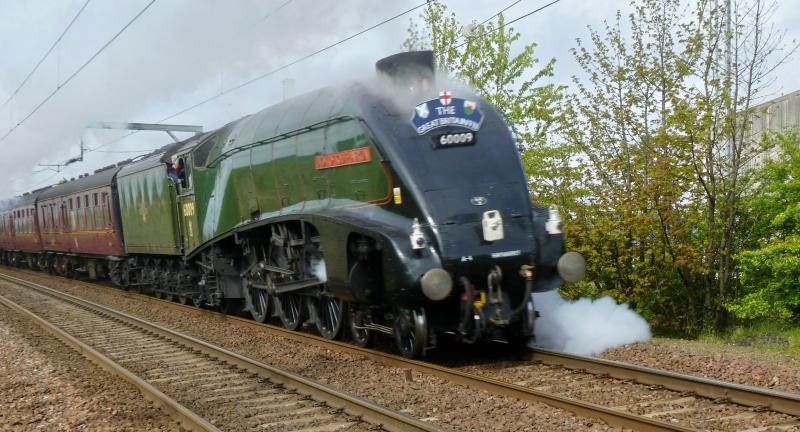 60009 leaky cylinder: 60009 passing Prestonpans Photo of 60009 leaky cylinder