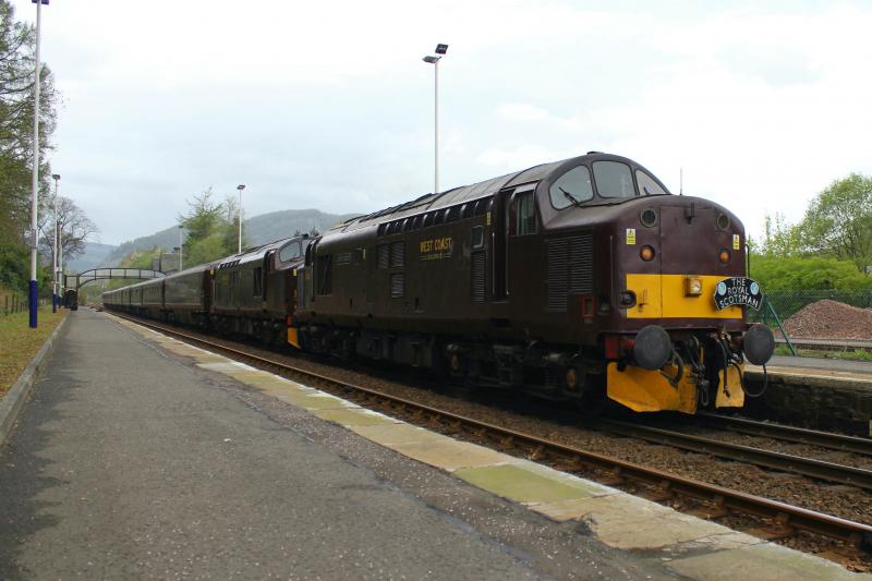 1H82 - Royal Scotsman - Kingussie - Dundee: Arriving @ Birnam & Dunkeld 01/05 Photo of 1H82 - Royal Scotsman - Kingussie - Dundee