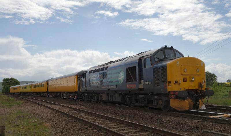 37419 passes Larbert Junction with 3Q15 for Inverness.: 37419 passes Larbert Junction with 3Q15 for Inverness. Photo of 37419 passes Larbert Junction with 3Q15 for Inverness.
