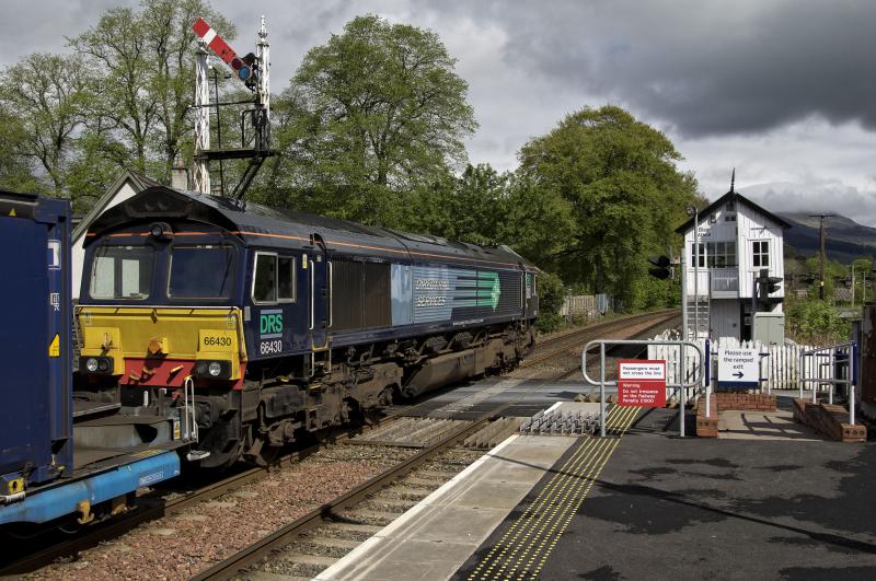 66430 WITH MOSSEND TESCO EMPTIES BLAIR ATHOLL 10.5.14.jpg: Photo of 66430 WITH MOSSEND TESCO EMPTIES BLAIR ATHOLL 10.5.14.jpg