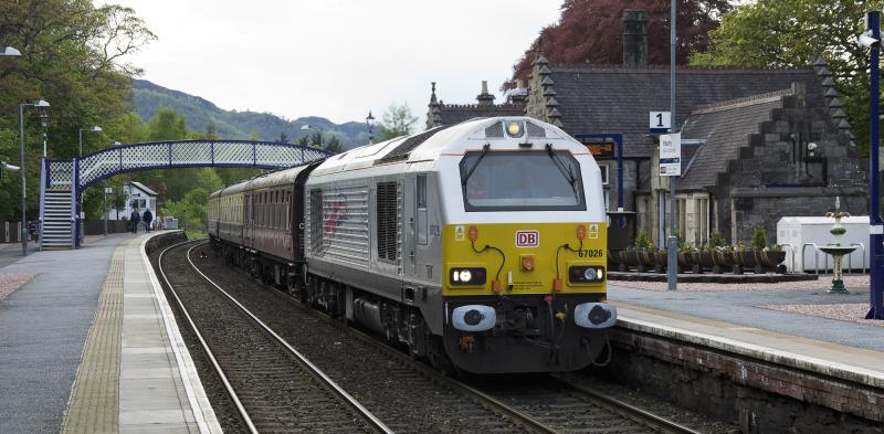 67026 AT PITLOCHRY HEADING TO COATBRIDGE 10..5.14.jpg: Photo of 67026 AT PITLOCHRY HEADING TO COATBRIDGE 10..5.14.jpg