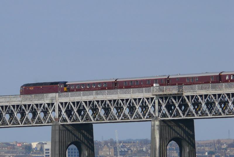 Royal Scotsman: 47804 leading the first Royal Scotsman of 2008 on to The Tay Bridge en route to Dundee & Keith. Photo of Royal Scotsman