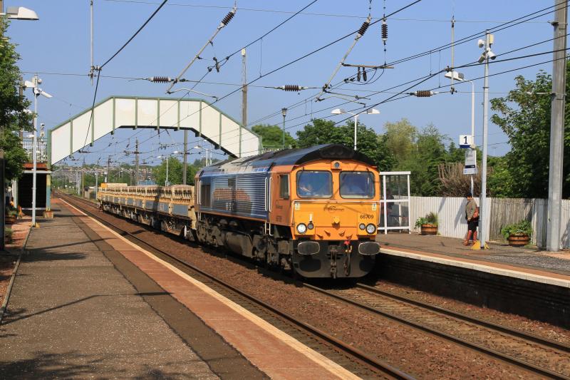 66709: 66709 on the 15.51 Millerhill to Mossend passing through Slateford on 30/05/2014 Photo of 66709