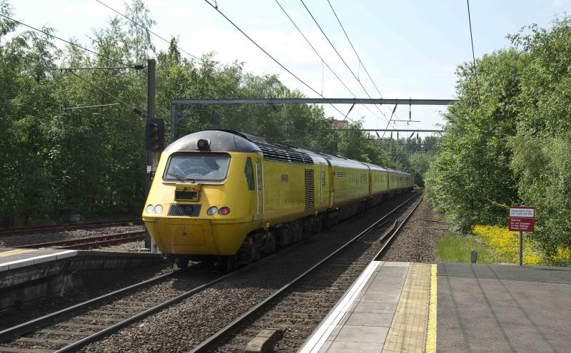 Photo of FIRST HST TO REACH DUMBARTON 30.5.14.jpg