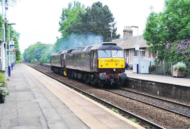 47804 & 854 0z54: 47804 & 854 on 0z54 Head to Kilmarnock from Boness.
Seen passing Pollokshaws West 13-06-2014 Photo of 47804 & 854 0z54