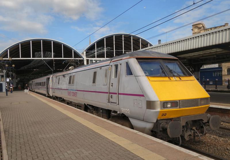 Photo of 91122 at Newcastle after arrival with 1E06