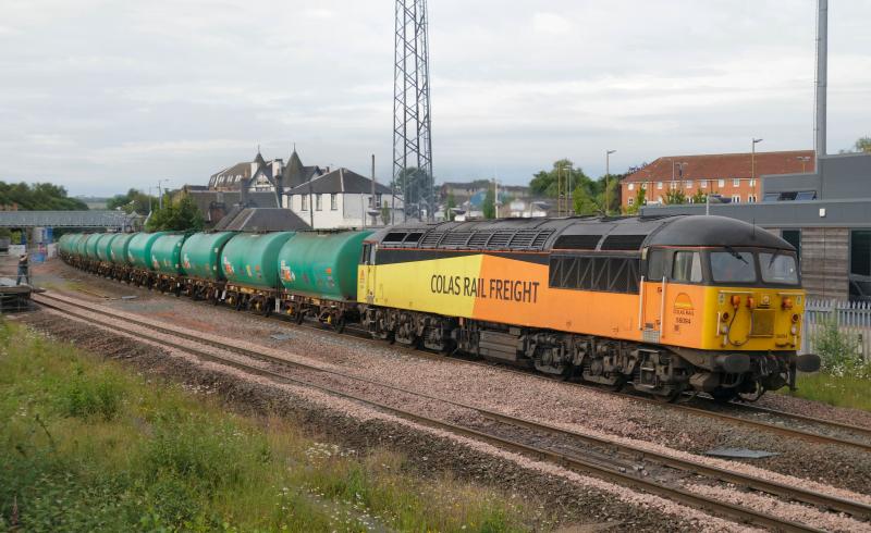 Photo of 56094 passes Larbert with 6L82 for Linkswood.