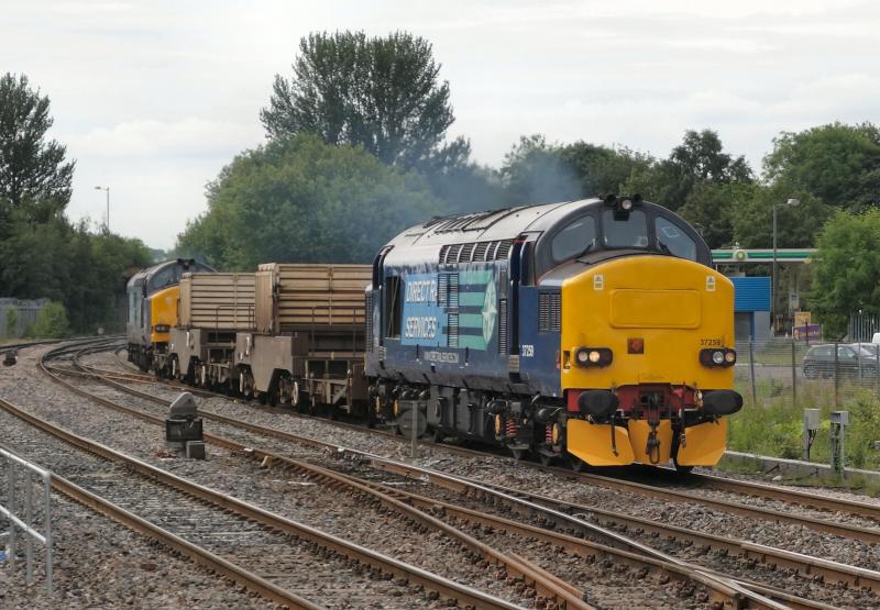 37259 & 610 pass Stirling with 6S99 for Georgemas Jct.: 37259 & 610 pass Stirling with 6S99 for Georgemas Jct. Photo of 37259 & 610 pass Stirling with 6S99 for Georgemas Jct.