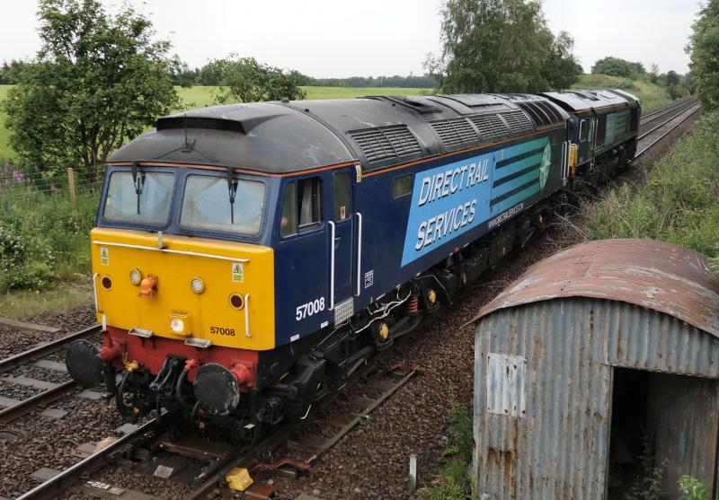 Photo of 57008 and 66431 pass Carmuirs East with 0Z58 for Kingmoor.