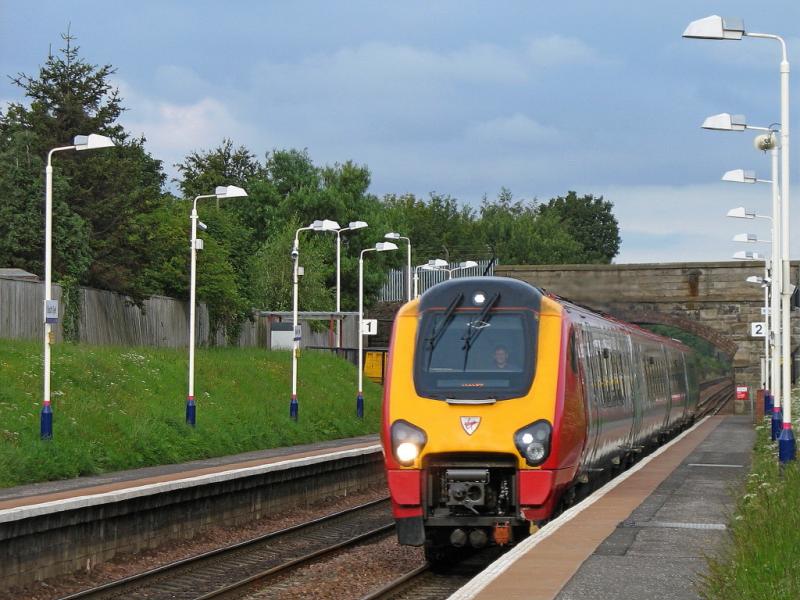 9S66 passes South Gyle: 18th July 2007. Unidentified 220/221 passes South Gyle with 9S66, Virgin Cross Country's 08:30 Penzance - Dundee. Photo of 9S66 passes South Gyle