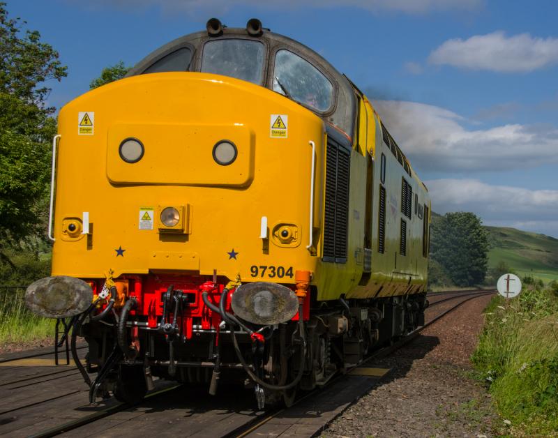 97304: Network Rail Yellow 37, 97304 heads South at Forgandenny. 03/07/14 Photo of 97304