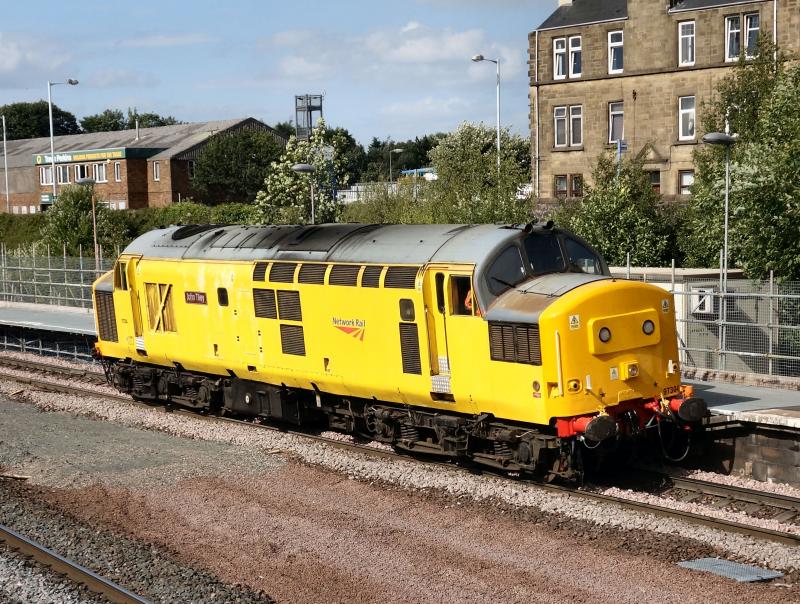97304 passes Larbert with 0Zxx for Millerhill.: 97304 passes Larbert with 0Zxx for Millerhill. Photo of 97304 passes Larbert with 0Zxx for Millerhill.