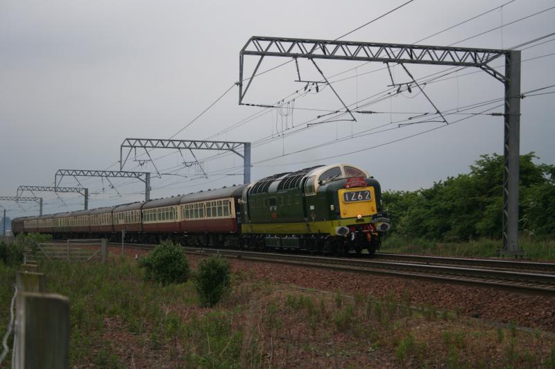 Alycidon passing Prestonpans: Deltic D9009 Alycidon passing Prestonpans on 11/6/2013 Photo of Alycidon passing Prestonpans