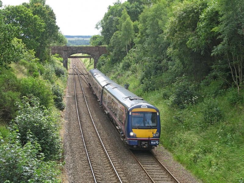 7/7/2009 - 170451 passes Cradlehall, Inverness.: 170451 passes Cradlehall with 1H07, the 08:33 Edinburgh - Inverness. Photo of 7/7/2009 - 170451 passes Cradlehall, Inverness.