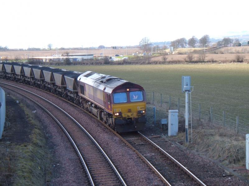 66150: 66150 at Camelon with loaded HAAS Photo of 66150