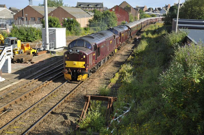 37516/685 1H79 1404 Edinburgh - Keith: The Scotsman ambles through Arbroath Photo of 37516/685 1H79 1404 Edinburgh - Keith