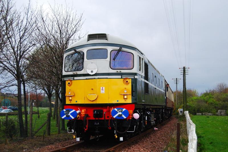 Scotts loco: @ bo'ness gala 26/4/08 with scottish buffers painted Photo of Scotts loco
