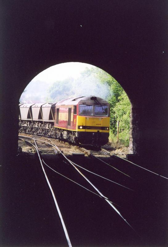 Craiglockhart Crossover: 60042 enters Craiglockhart Tunnel, the crossover is visible reflecting the light. Photo of Craiglockhart Crossover
