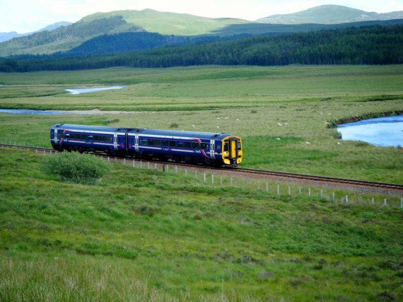 Class 158 - 4 July 2009 - Achnasheen: 158713 on a trip to Kyle, seen at Achnasheen. Photo of Class 158 - 4 July 2009 - Achnasheen