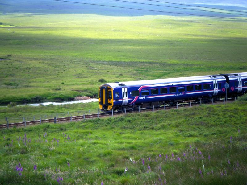 158713 - 4 July 2009: 158713 on a Inverness To Kyle of Lochalsh service on 4 July 2009 Photo of 158713 - 4 July 2009