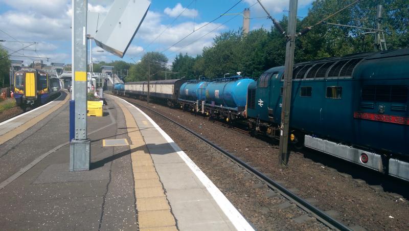 Not something you see everyday at Hyndland: Photo of Not something you see everyday at Hyndland