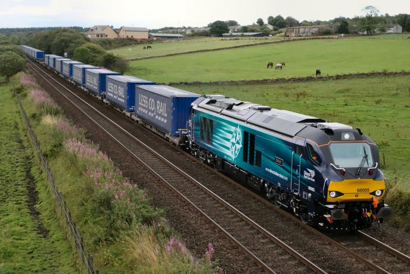 68005 passes Greenhill Lower with 4D47 for Mossend: 68005 passes Greenhill Lower with 4D47 for Mossend Photo of 68005 passes Greenhill Lower with 4D47 for Mossend