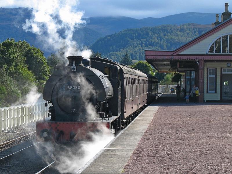 68030 at Aviemore - 20th September 2008: Hunslet-built NCB 3777 (disguised as BR J94 no.68030) waits to leave Aviemore with the 14:45 to Broomhill. Photo of 68030 at Aviemore - 20th September 2008