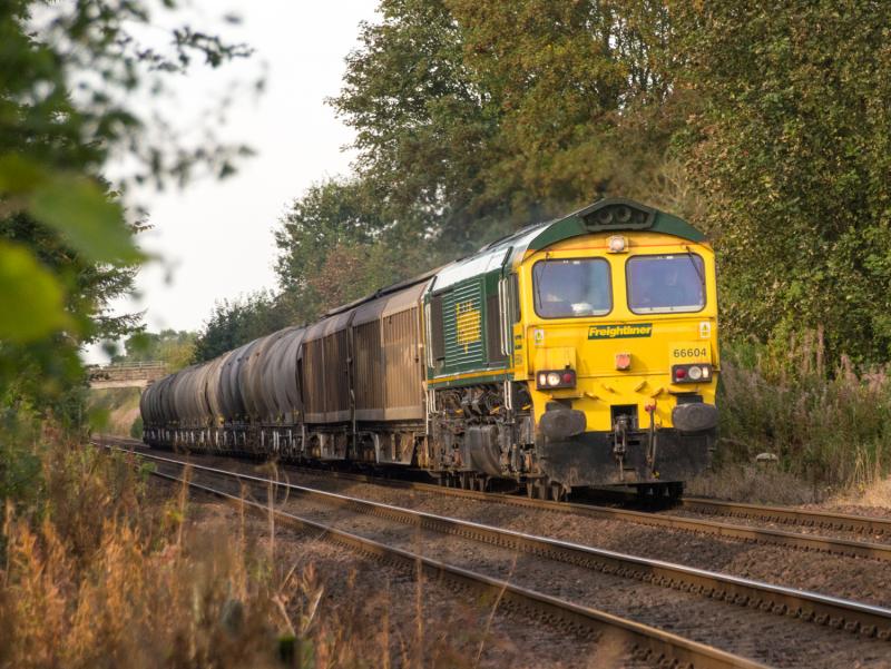 66604: 66604 heads north at Forgandenny. 08/09/14. Photo of 66604