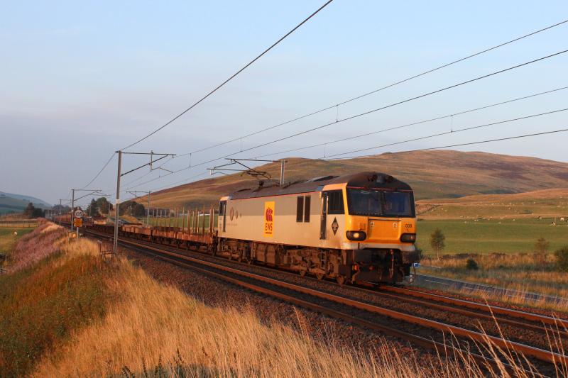 late running 6o15: 92039 passing wandel around 30 late on 6o15 on 10/09/14 Photo of late running 6o15