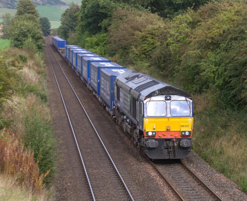 66302: 66302 passes Farmhall, Forgandenny. 22/09/14 Photo of 66302