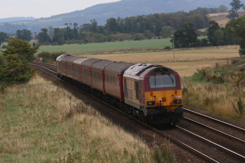 5Z17_Gleneagles_Dundee: 67007 on tail @ Forteviot Photo of 5Z17_Gleneagles_Dundee