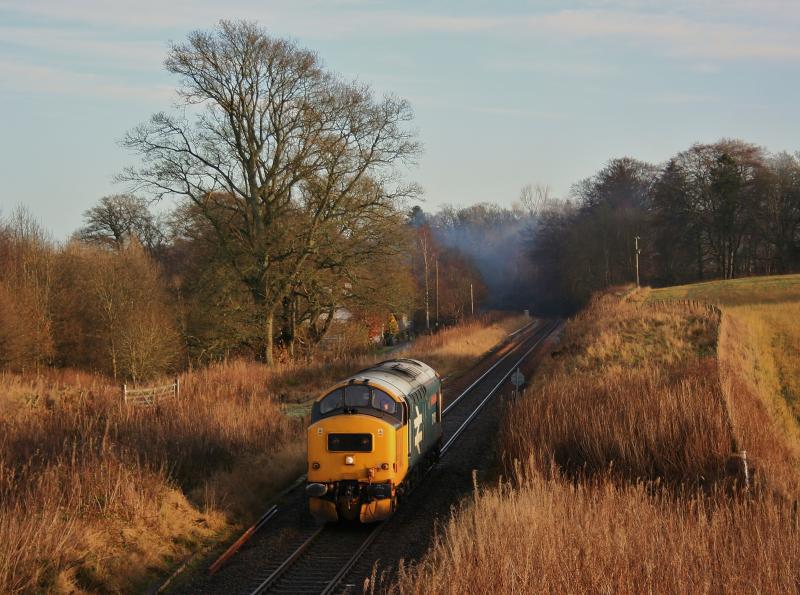 37425 Kingswood December 2012: Heading north for snow patrol duty Photo of 37425 Kingswood December 2012