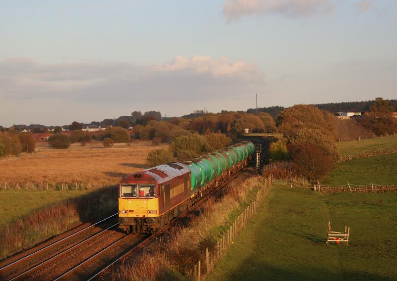 60022 6D18 Greenhill October 2009: Tug on tanks on a sunny autumn afternoon in 2009 Photo of 60022 6D18 Greenhill October 2009