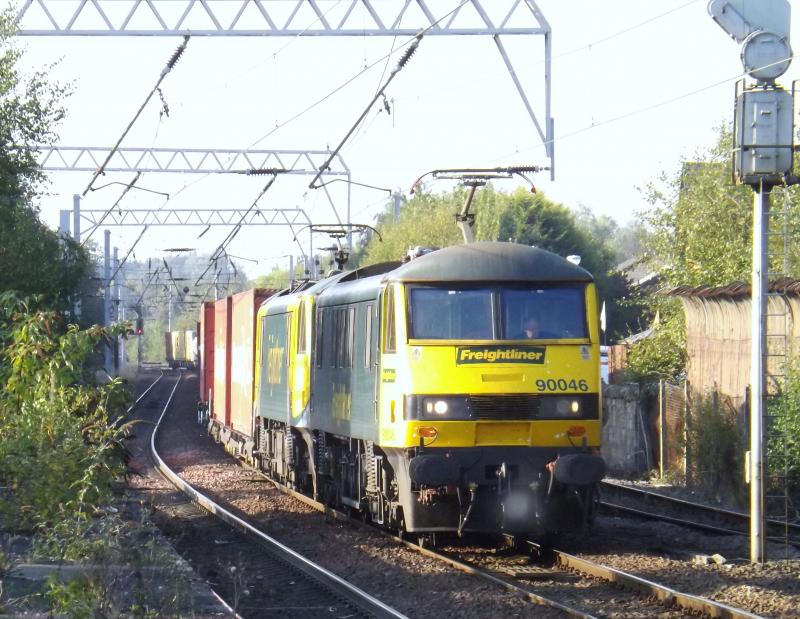 Freightliner Class 90: Containers help define the consist on an evening freight from Euro Central in September 2014. Photo of Freightliner Class 90