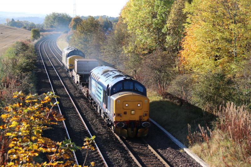 37409 tnt 37259 6S99 - Kingmoor - Georgemas Jn: Thru Luncarty on a sunny morning Photo of 37409 tnt 37259 6S99 - Kingmoor - Georgemas Jn