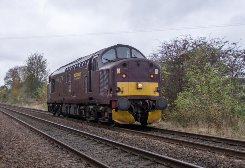 37516: 37516 Loch Laidon heads to Aviemore as 0Z37 this morning at Forgandenny. 22/10/14. Photo of 37516