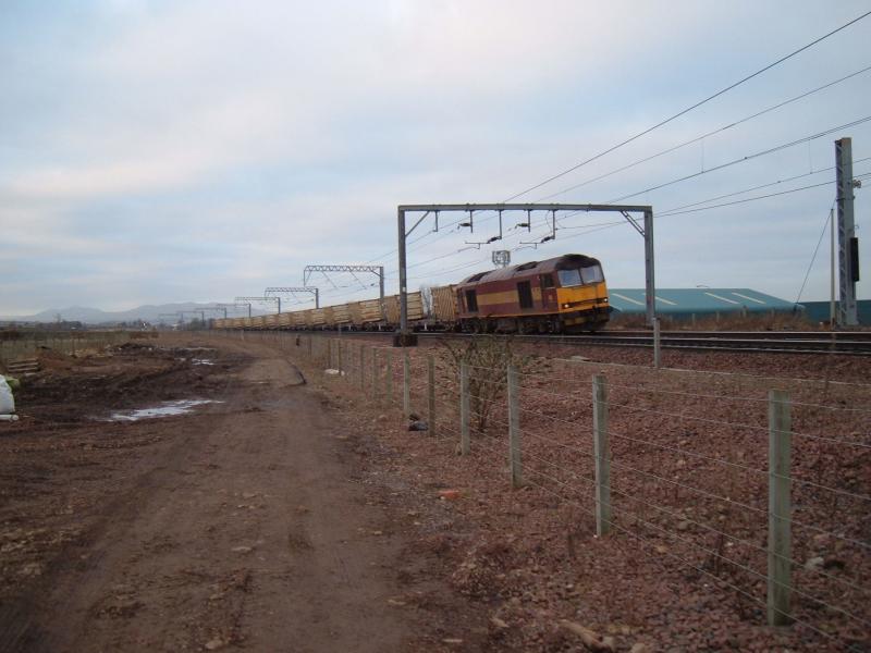 60039 at Prestonpans with bins: Photo of 60039 at Prestonpans with bins