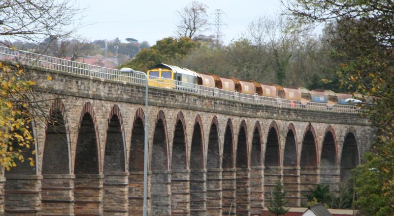 Lothianbridge Viaduct: 66605 leads the autoballaster onto viaduct 22/10/14 Photo of Lothianbridge Viaduct