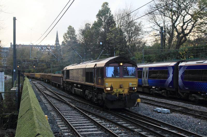 6K11: 66040 on 6K10 09.10 Kilmarnock to Millerhill passing through Princes Street Gardens on 09/11/2014 Photo of 6K11