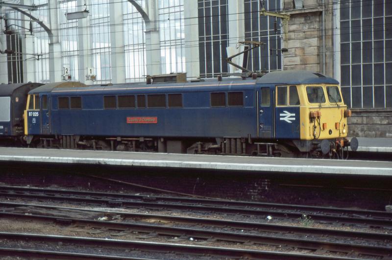 87025: 87025 at Central Photo of 87025