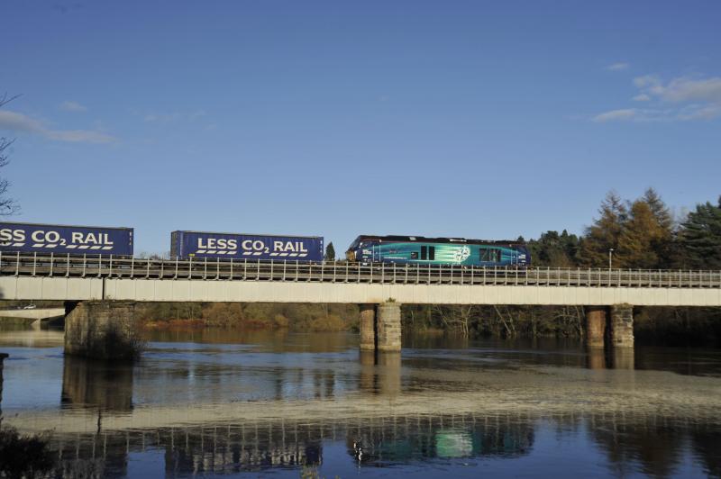 68008 Avenger: 68008 Avenger coasts over the River Tay on November 5th with 4A13 1220 Grangemouth to Aberdeen Craiginches. Photo of 68008 Avenger
