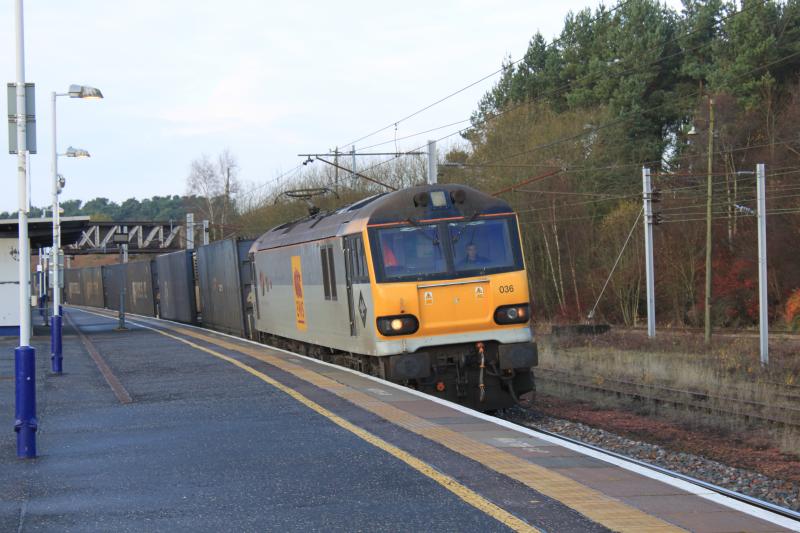 92036 at Carstairs: Awaiting the green at Carstairs on 20th November 2014. Photo of 92036 at Carstairs