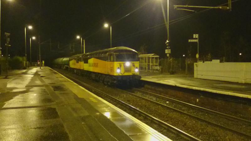 Coatbridge Central: 56's on the Ineos to Sinfin tanks. Pasaing Coatbridge Central on Wednesday 3rd Dec 2014. Photo of Coatbridge Central