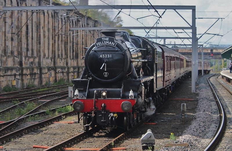 45231: pulling away from citadel Photo of 45231