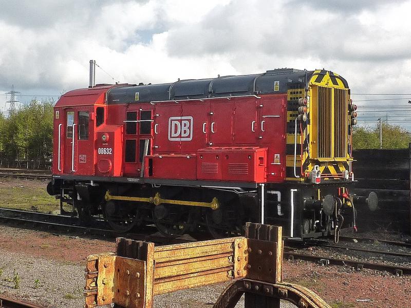 08632: sitting in mossend yard Photo of 08632