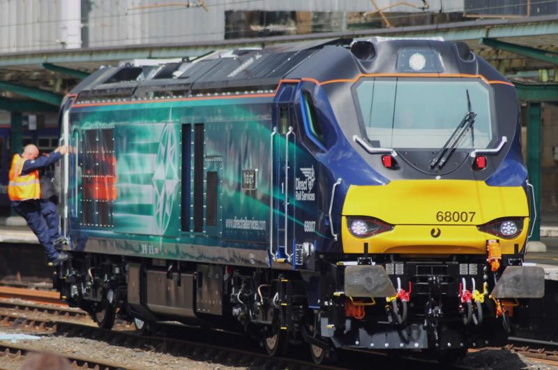 68007: waiting to head to crewe Photo of 68007