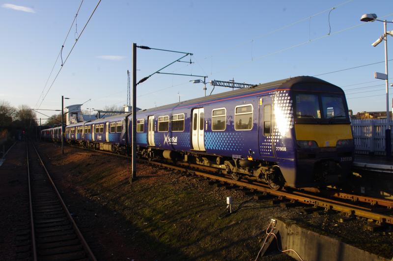 320310 Airdrie 30Dec14: 1524 to Balloch. Photo of 320310 Airdrie 30Dec14