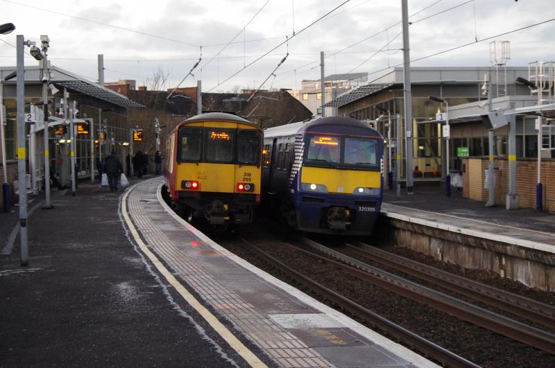 318255 320305: Partick 30Dec14 Photo of 318255 320305