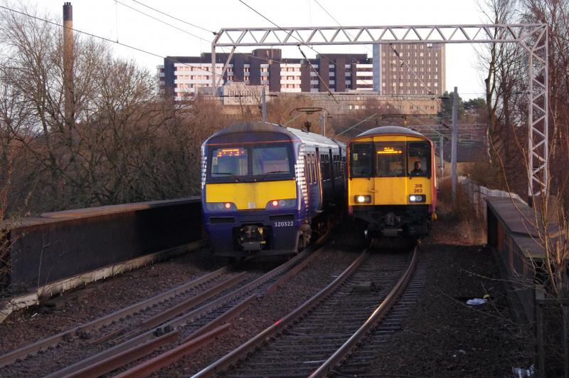 320322 318262 318264: Partick 30Dec14 Photo of 320322 318262 318264