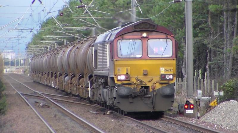 Irvine Tanks : 66232 approaches Barassie working the 6R52 Mossend - Irvine papermill tanks Photo of Irvine Tanks